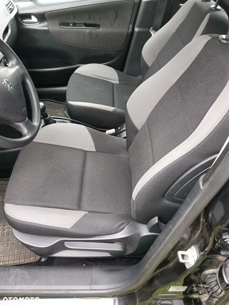 Peugeot 207 1.4 - 6
