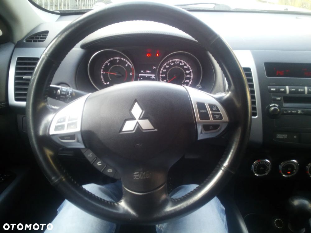 Mitsubishi Outlander 2.0 DID Instyle - 12