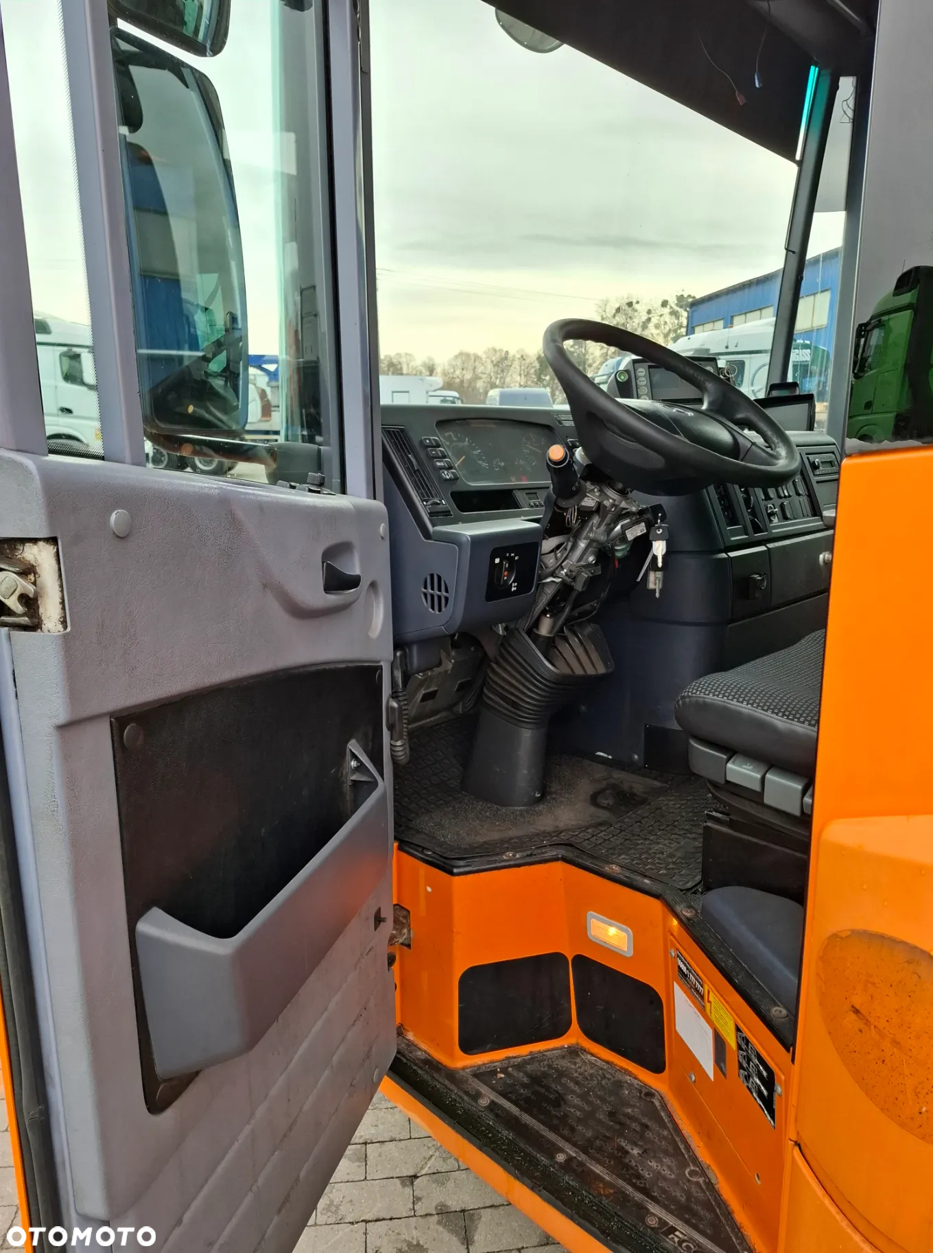 Sprzedam na CZĘŚCI Mercedesa-Benz Econic 2628 z zabudową śmieciarki HALLER - 8