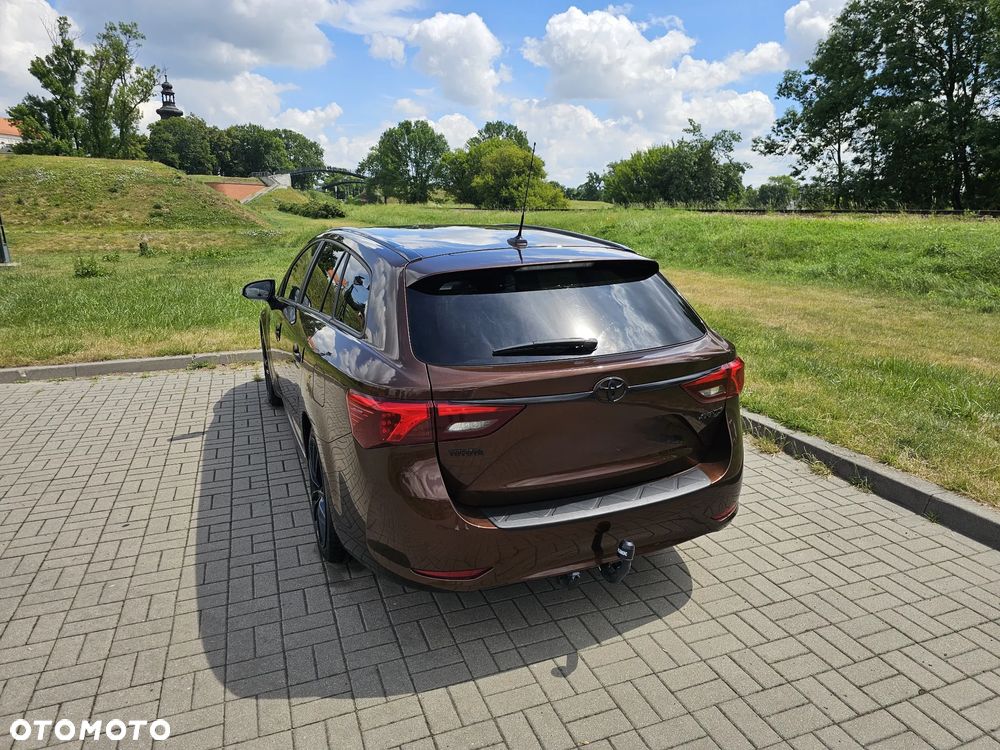 Toyota Avensis - 4