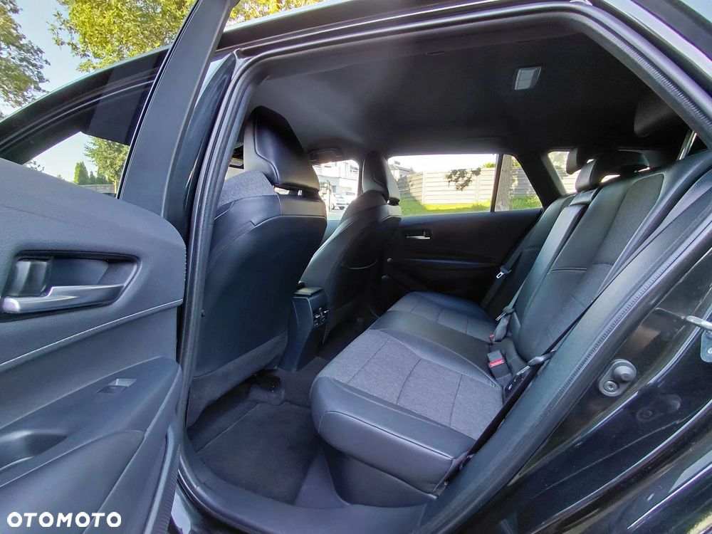 Toyota Corolla 2.0 Hybrid Executive - 25