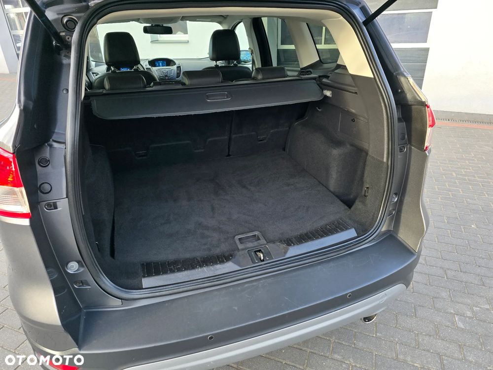 Ford Kuga 2.0 TDCi 2x4 Titanium - 36