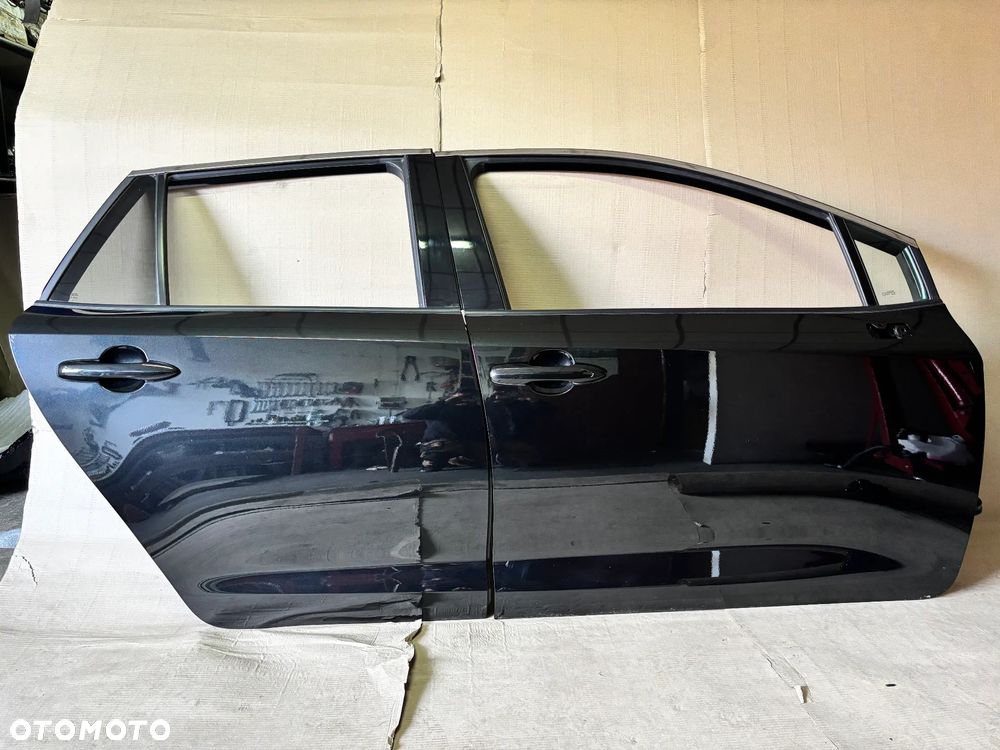 Drzwi Prawe tył Toyota Corolla e21 LIFT 209 KOMBI