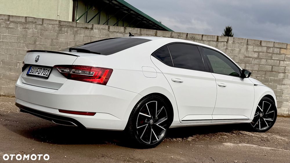 Skoda Superb 2.0 TDI DSG Sportline - 15