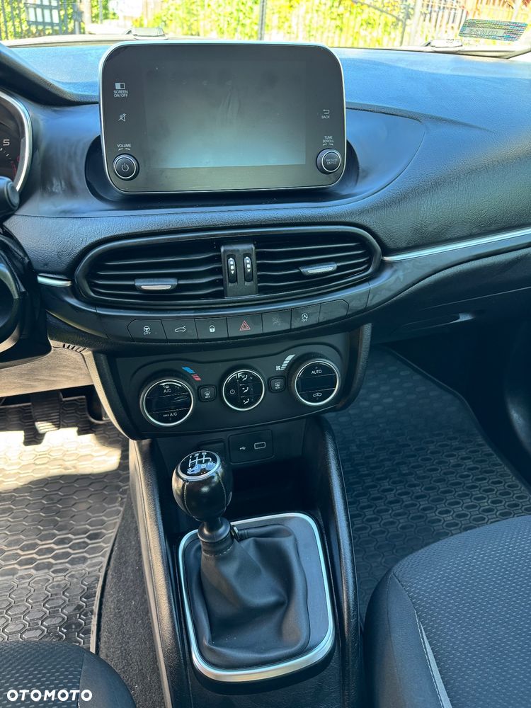 Fiat Tipo 1.4 16v Lounge EU6d - 12