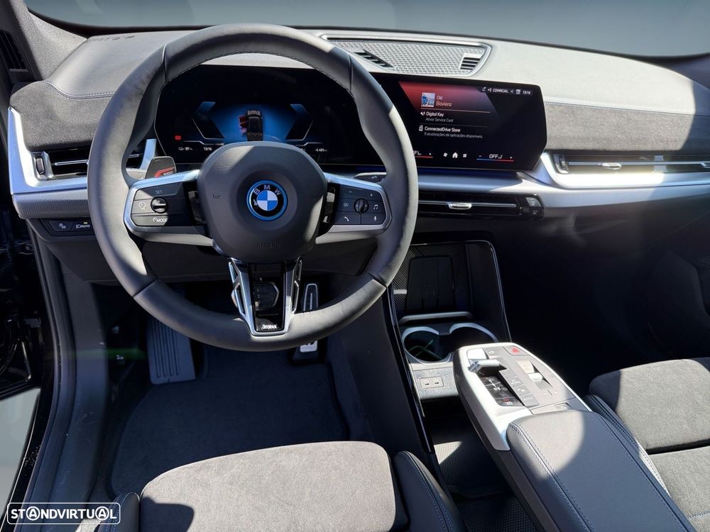 BMW iX1 eDrive20 Pack Desportivo M Pro - 9