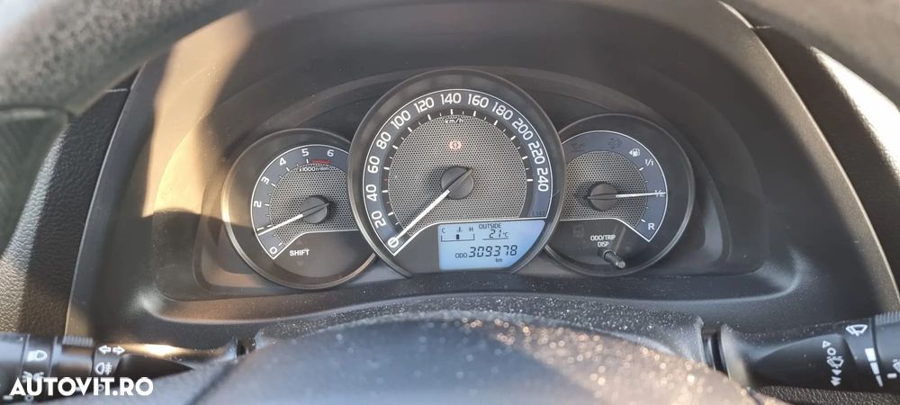 Toyota Auris - 11