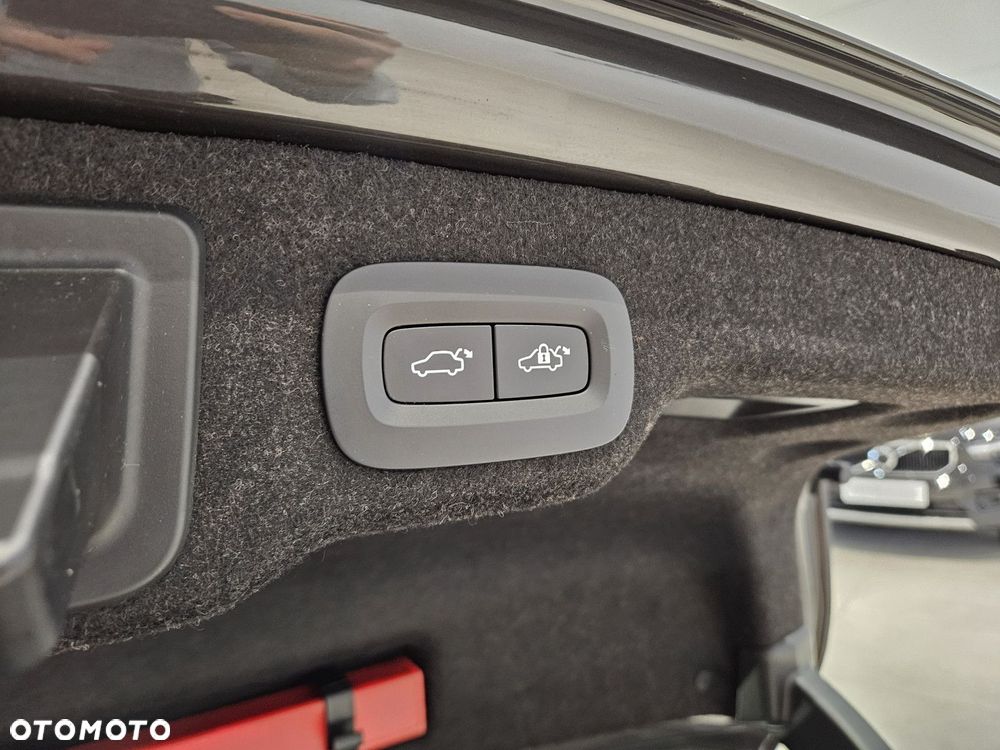 Volvo S90 - 34