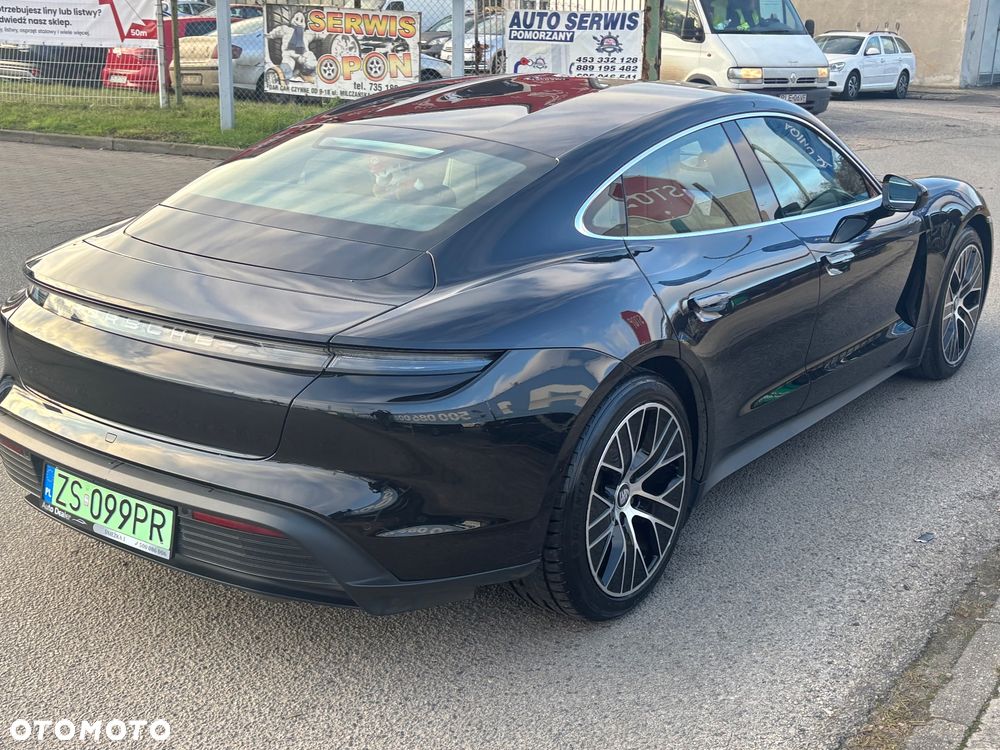 Porsche Taycan - 8