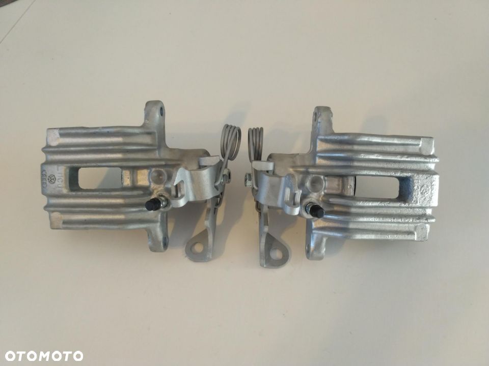 Zacisk tył Lewy Prawy Volkswagen Passat B5 Audi A6 C5 Audi A4 - 1