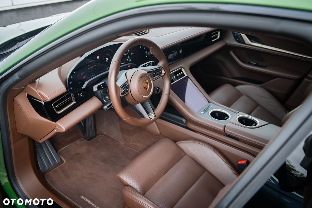 Porsche Taycan 4S Performance Plus - 8