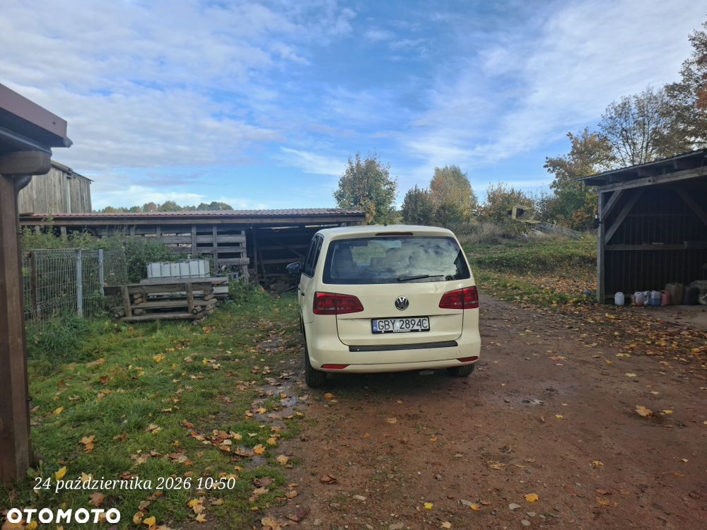 Volkswagen Touran 2011 photo 4