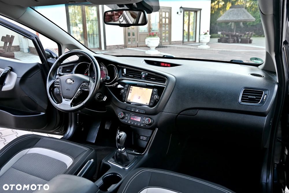 Kia Ceed 1.6 GDI ISG Spirit - 29