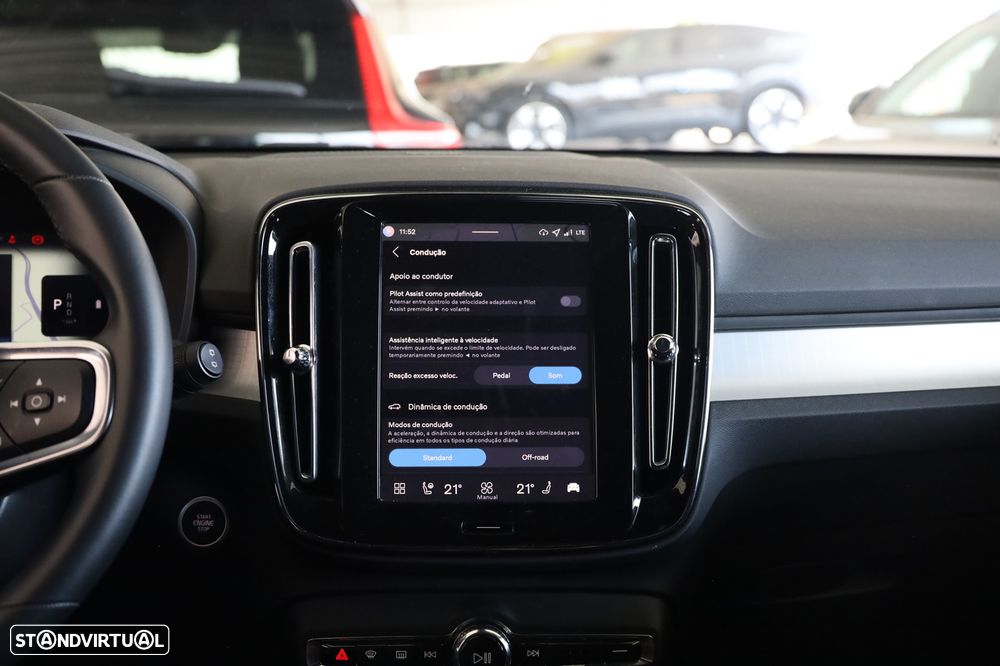 Volvo XC 40 2.0 B3 Plus Dark - 29