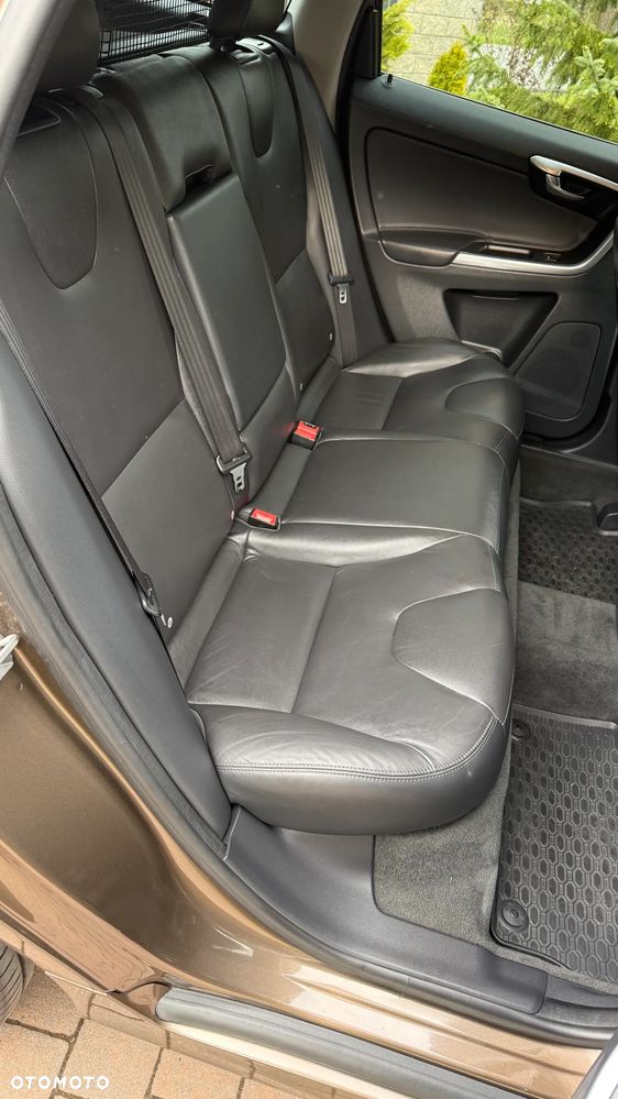 Volvo XC 60 D4 AWD Summum - 17