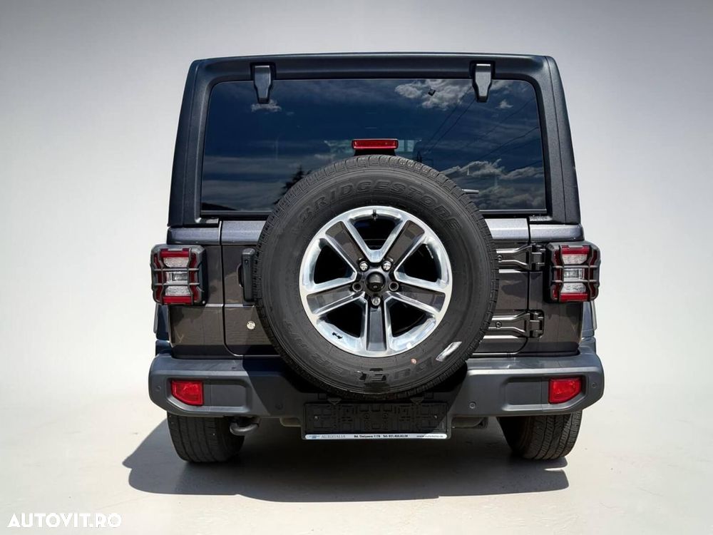 Jeep Wrangler - 3