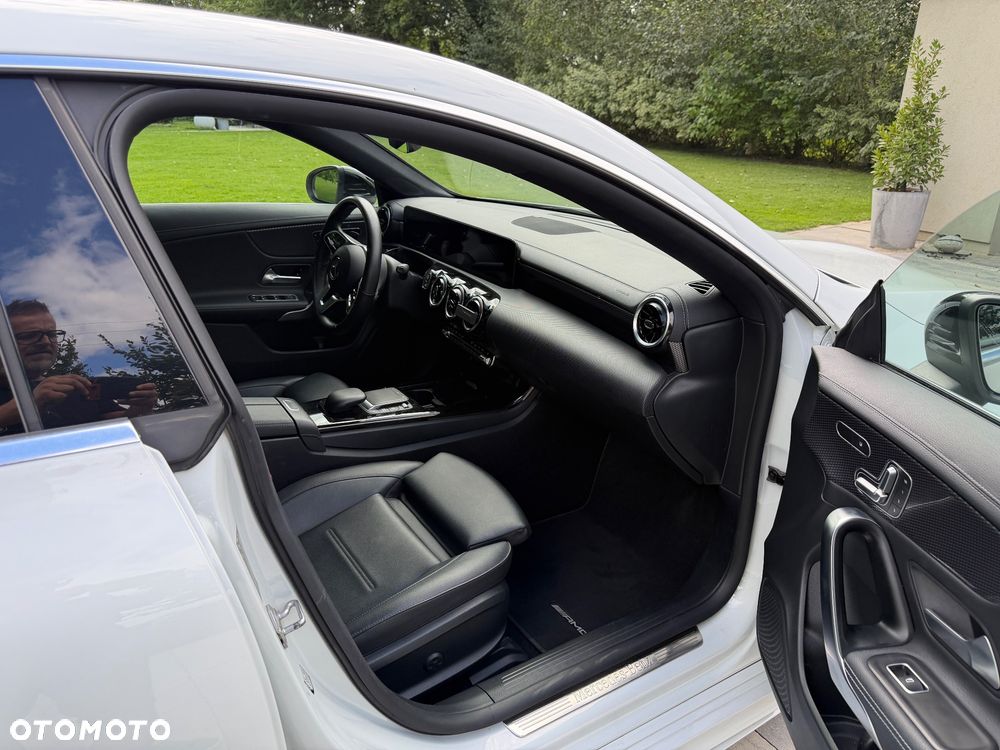 Mercedes-Benz CLA 200 7G-DCT - 6