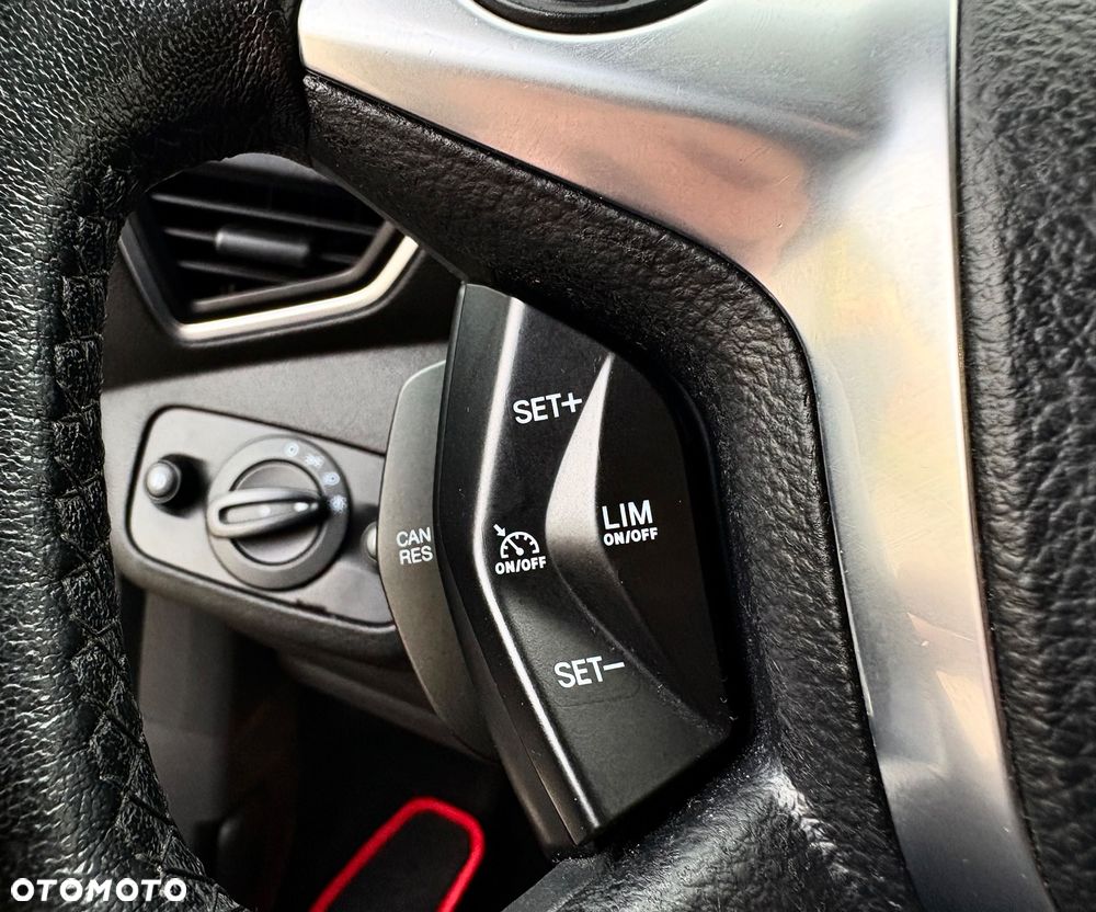 Ford Kuga - 27