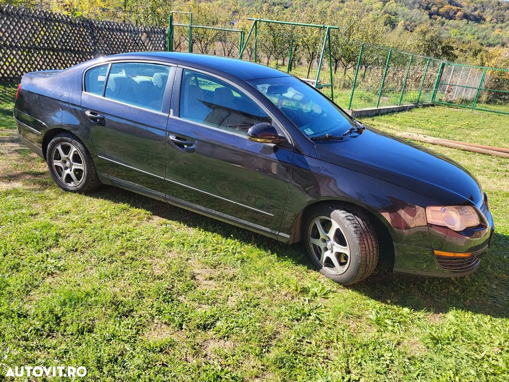 Volkswagen Passat - 1