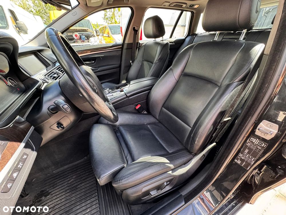 BMW Seria 5 525d xDrive Luxury Line - 10