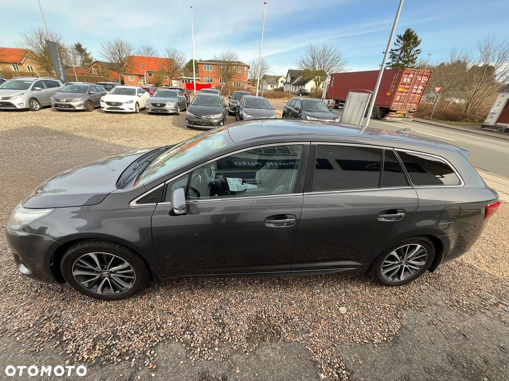Toyota Avensis 1.8 Executive - 17