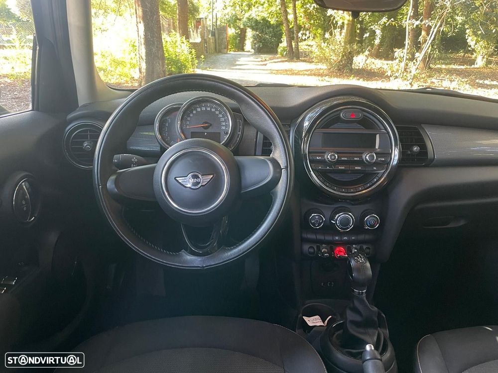 MINI 5 Portas Cooper D Aut. - 9
