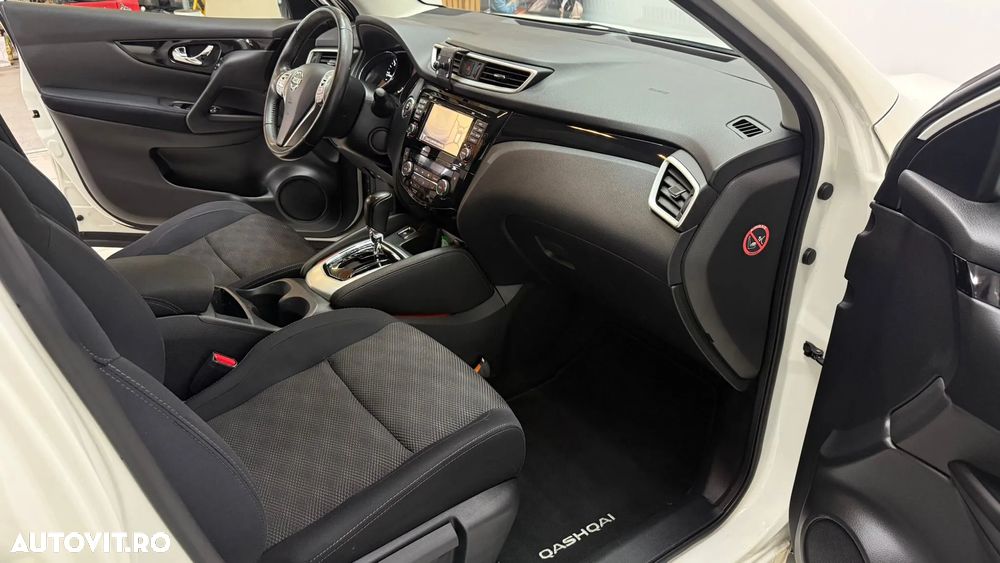 Nissan Qashqai 1.6 DCI Xtronic N-Connecta - 8