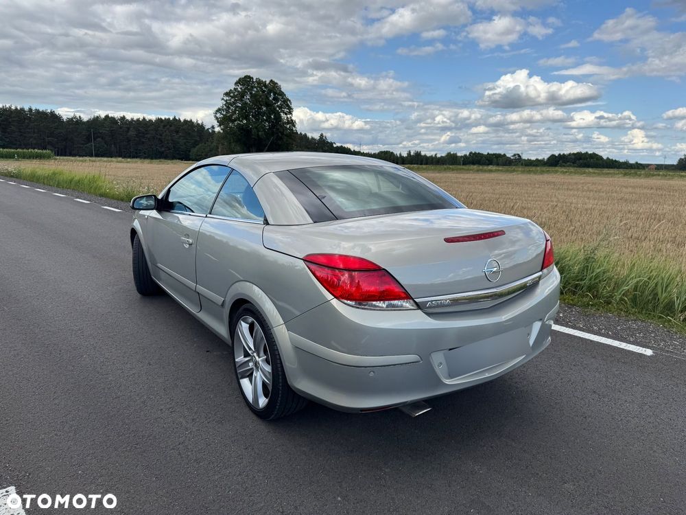 Opel Astra 2.0 T Cosmo - 6