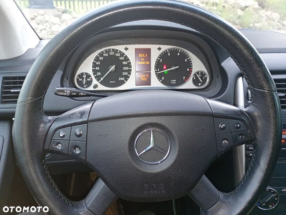 Mercedes-Benz Klasa B 150 Special Edition - 22