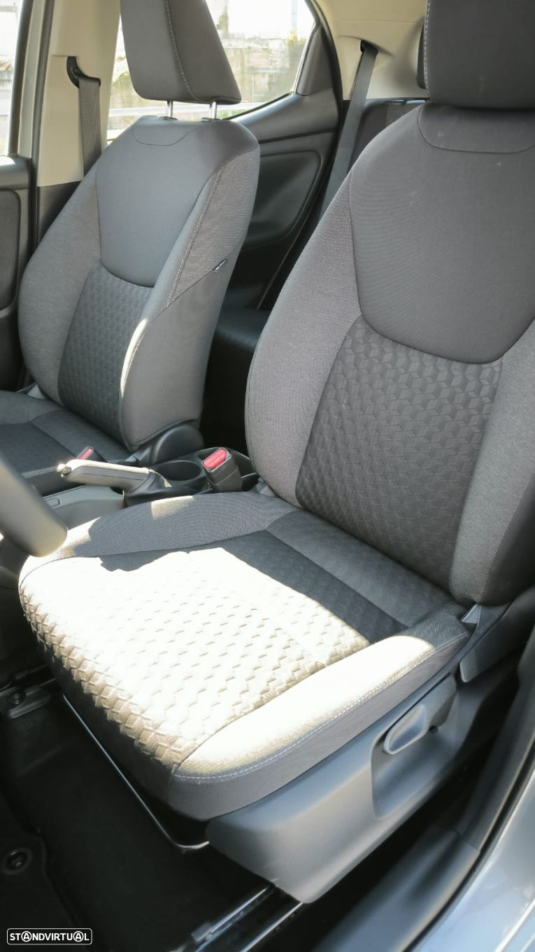 Toyota Yaris - 14
