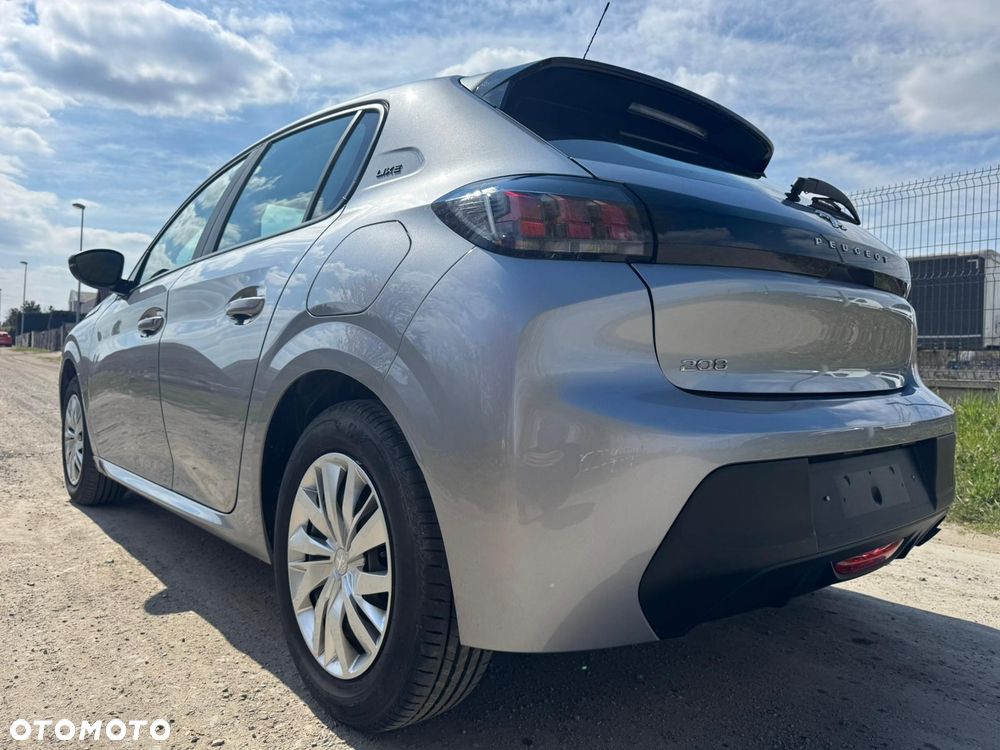 Peugeot 208 - 23
