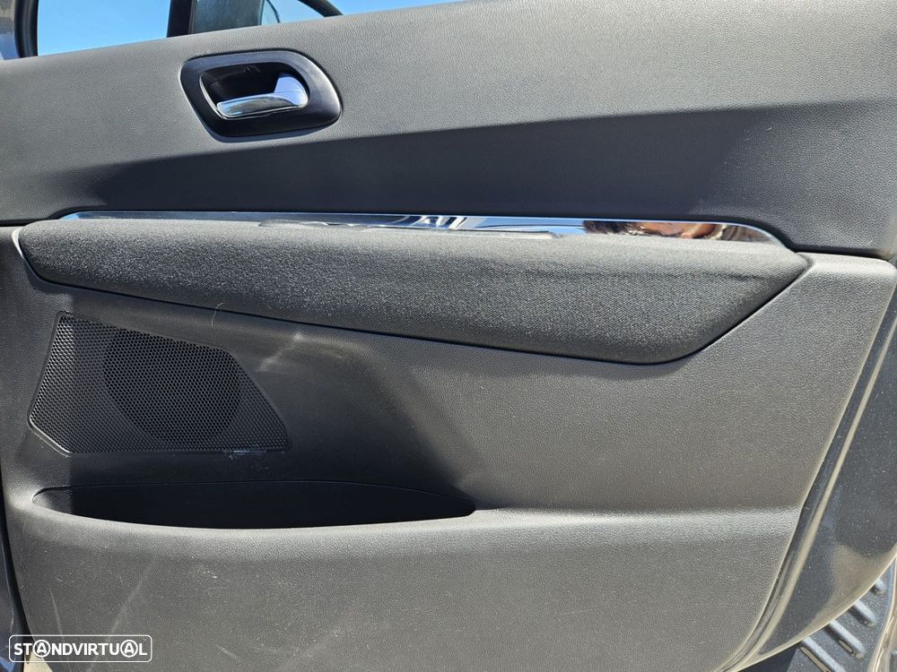 Peugeot 5008 1.6 BlueHDi Style - 45