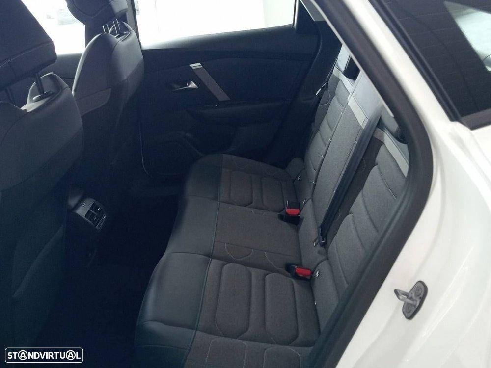 Citroën C4 X 1.2 PureTech Plus EAT8 - 11