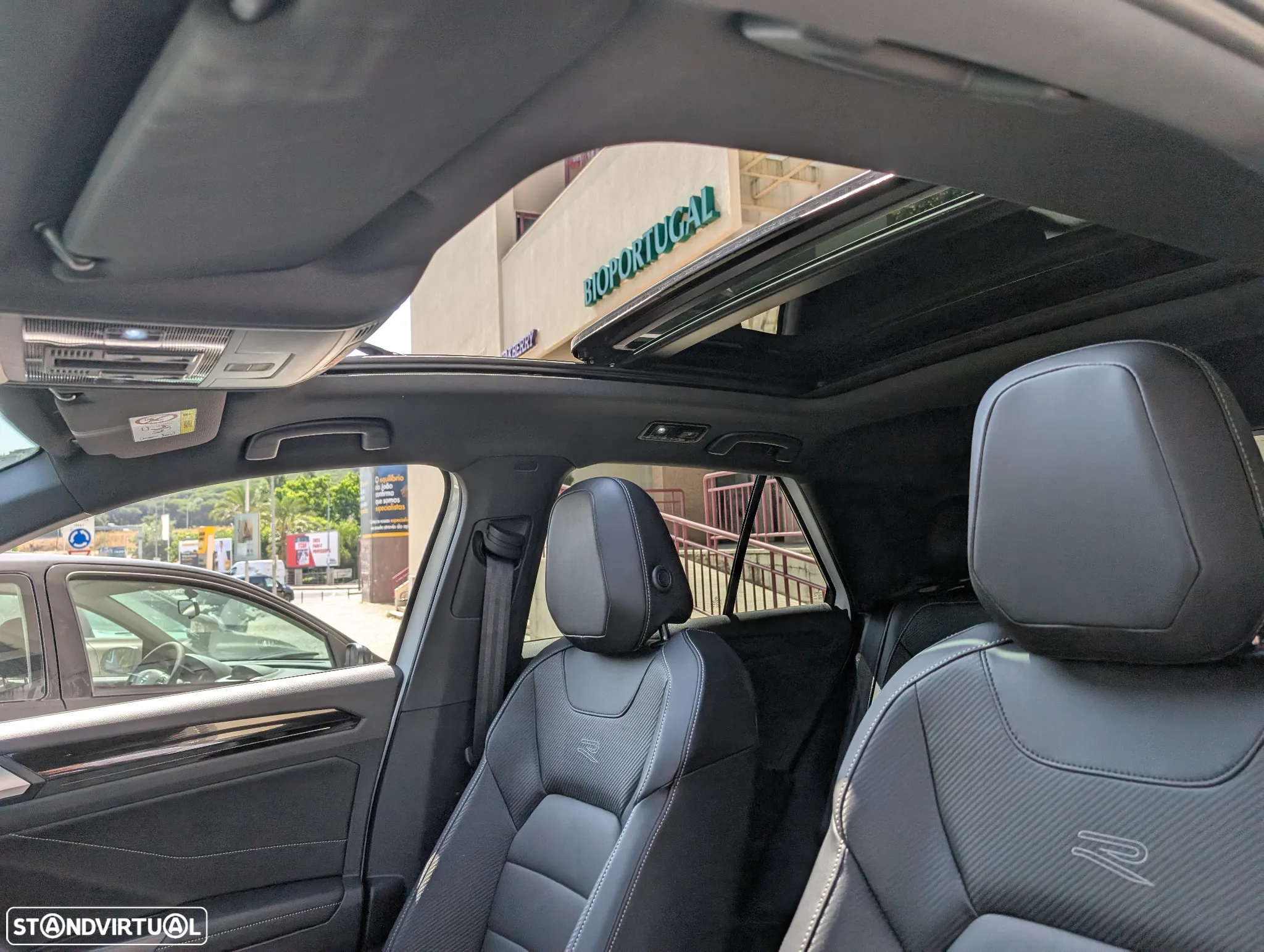 VW T-Roc 1.5 TSI R-Line DSG - 16