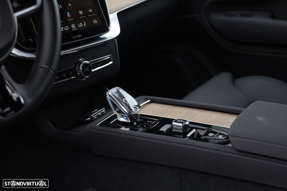 Volvo XC 90 2.0 T8 PHEV Plus Dark AWD - 20