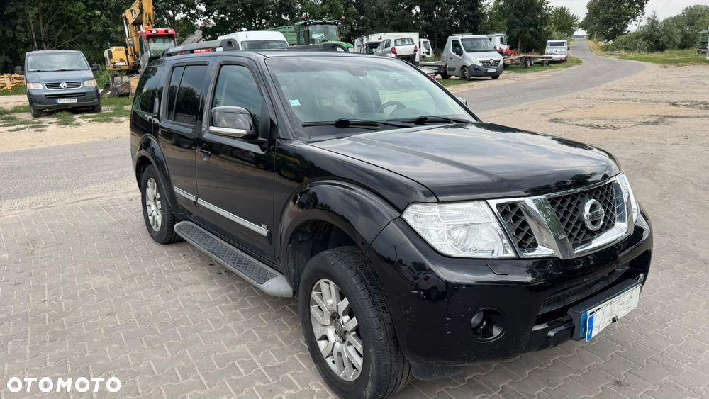 Nissan Pathfinder - 3