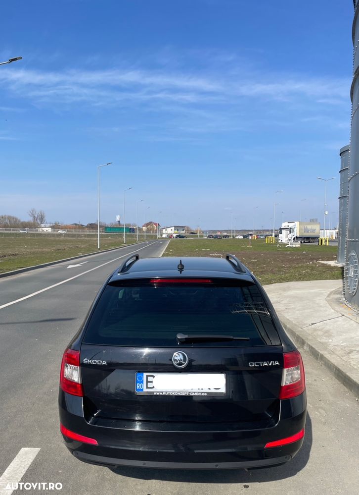 Skoda Octavia 1.6 TDI DSG Ambition - 5