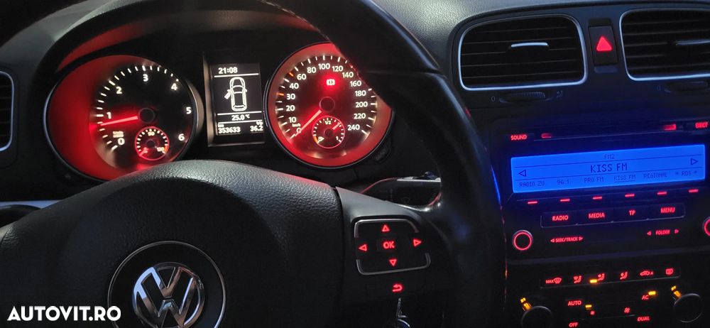 Volkswagen Golf 1.6 TDI DPF Comfortline - 6