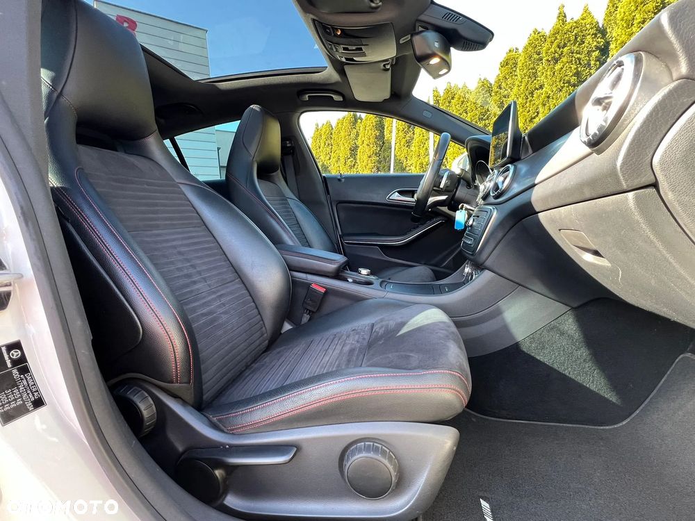 Mercedes-Benz CLA 180 7G-DCT AMG Line - 22