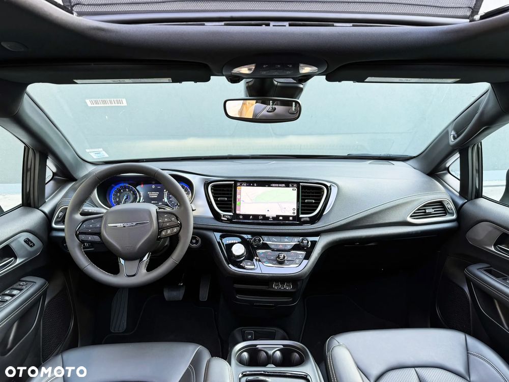 Chrysler Pacifica - 21