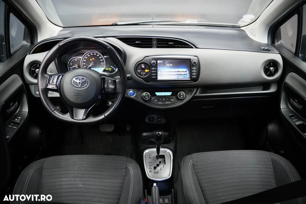 Toyota Yaris 1.5 VVT-i HSD Sol - 11