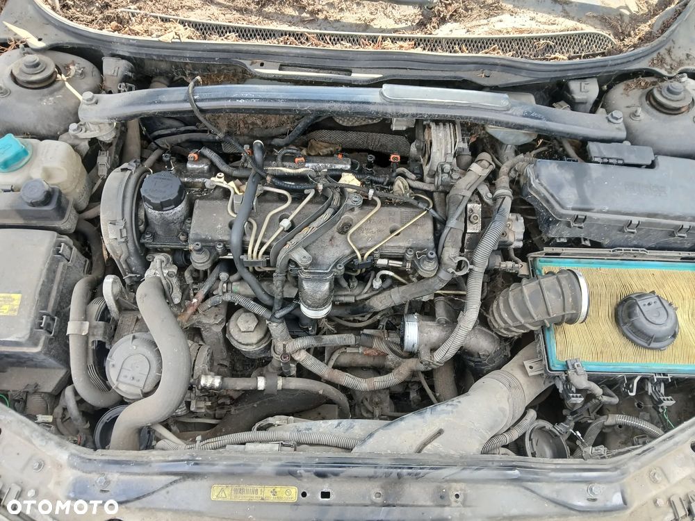 volvo V70 silnik 2.4 D D5244T skrzynia M56L2 napęd sanki belka wahacz wahacze zacisk zaciski - 3