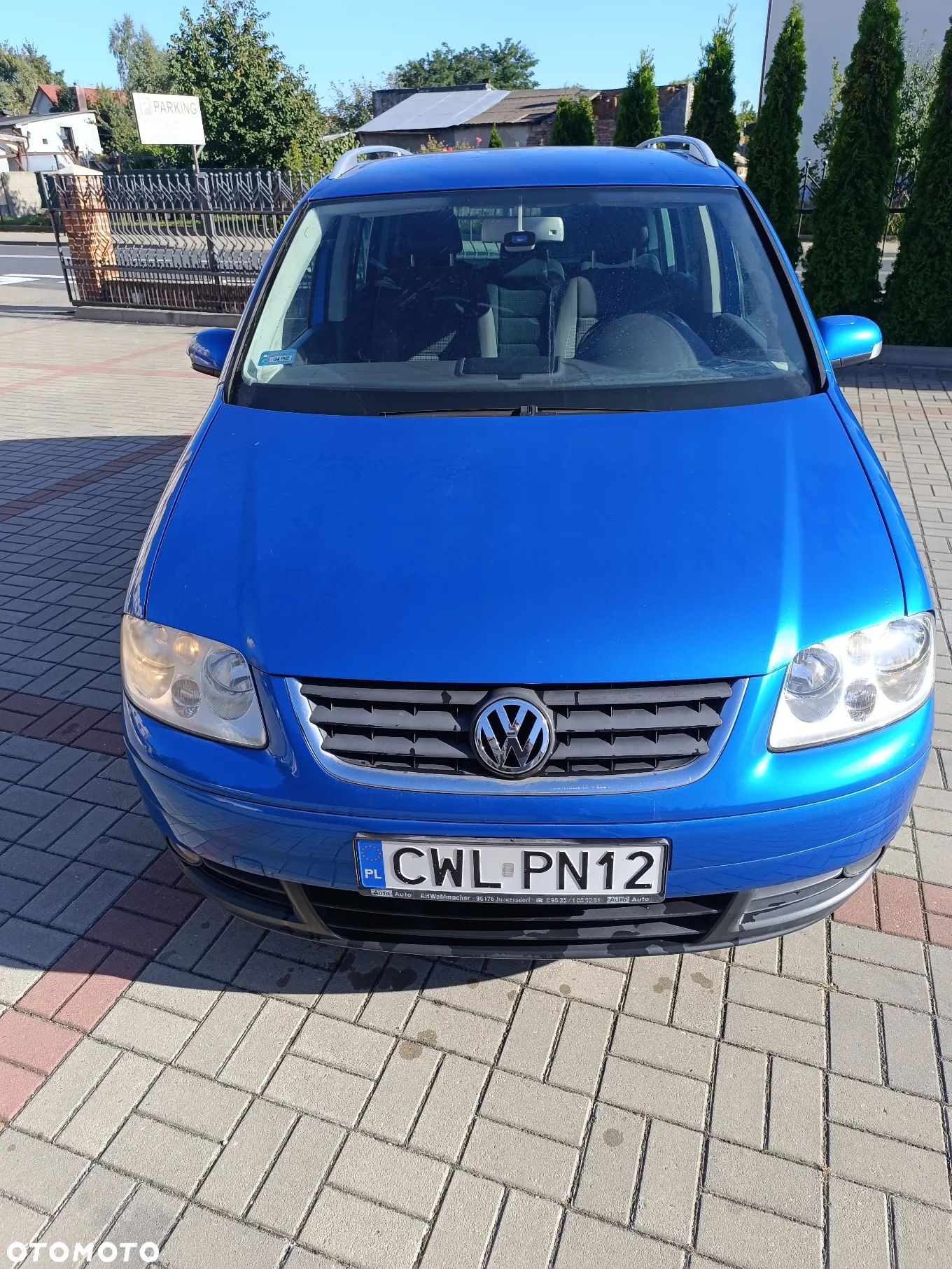 Volkswagen Touran 2.0 TDI Trendline DSG - 1