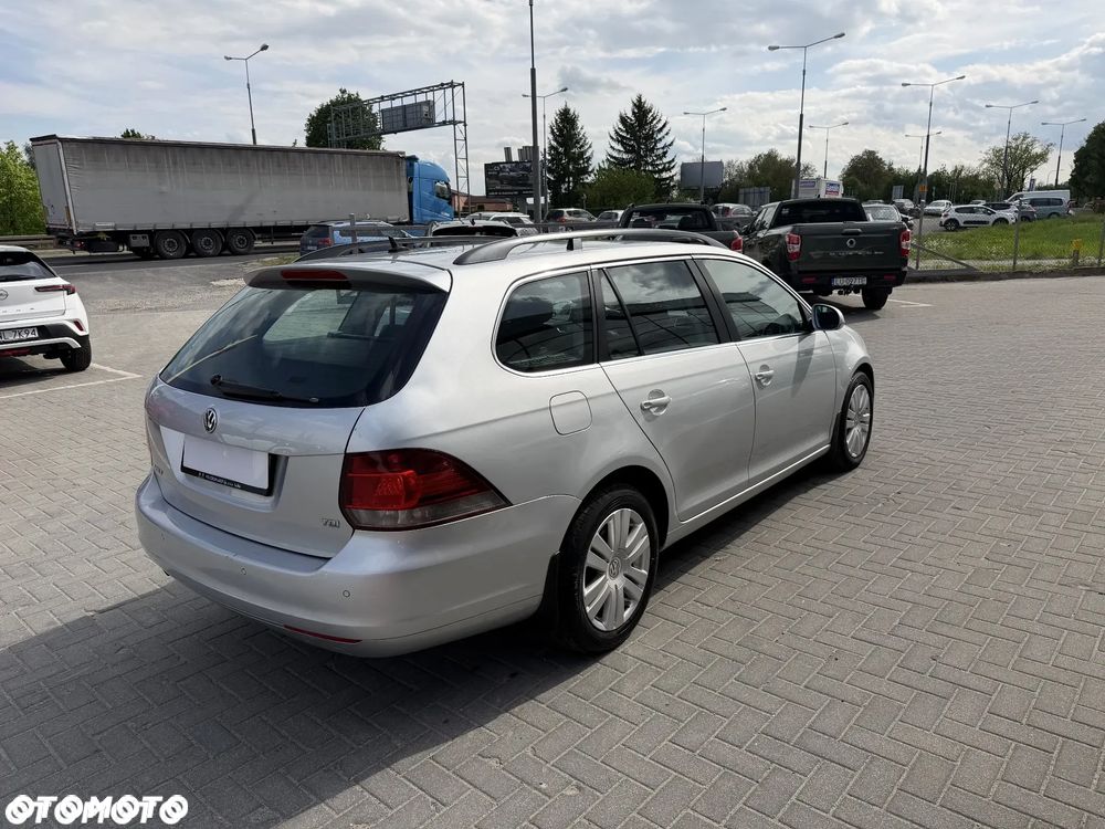 Volkswagen Golf 1.6 TDI Comfortline - 4