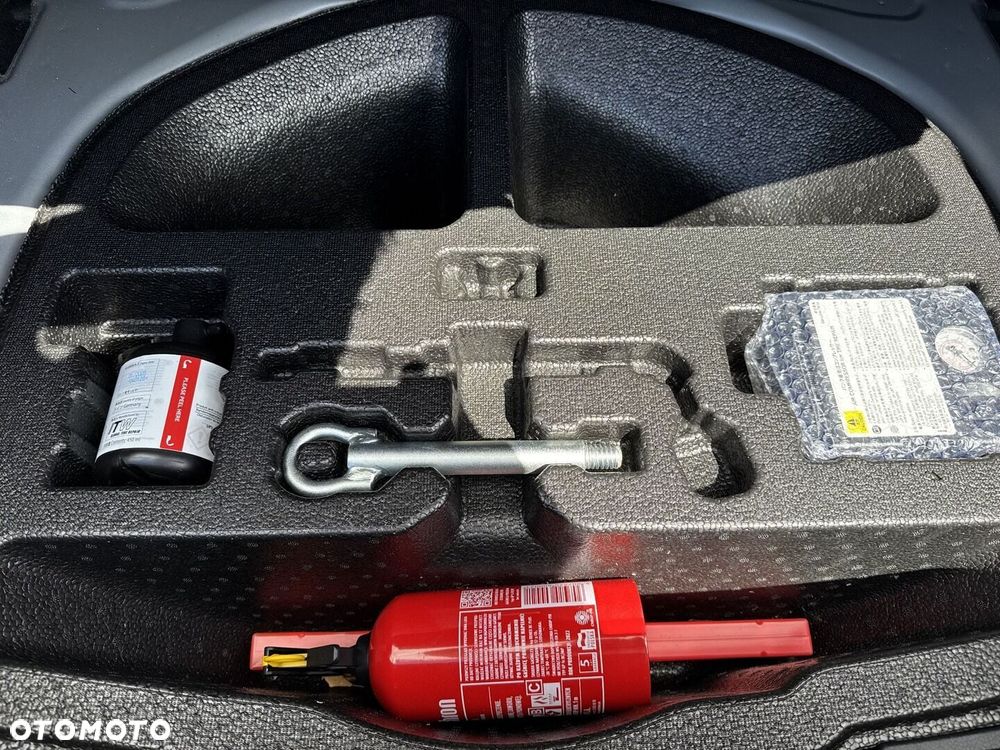 Toyota Corolla 1.8 Hybrid Comfort - 28