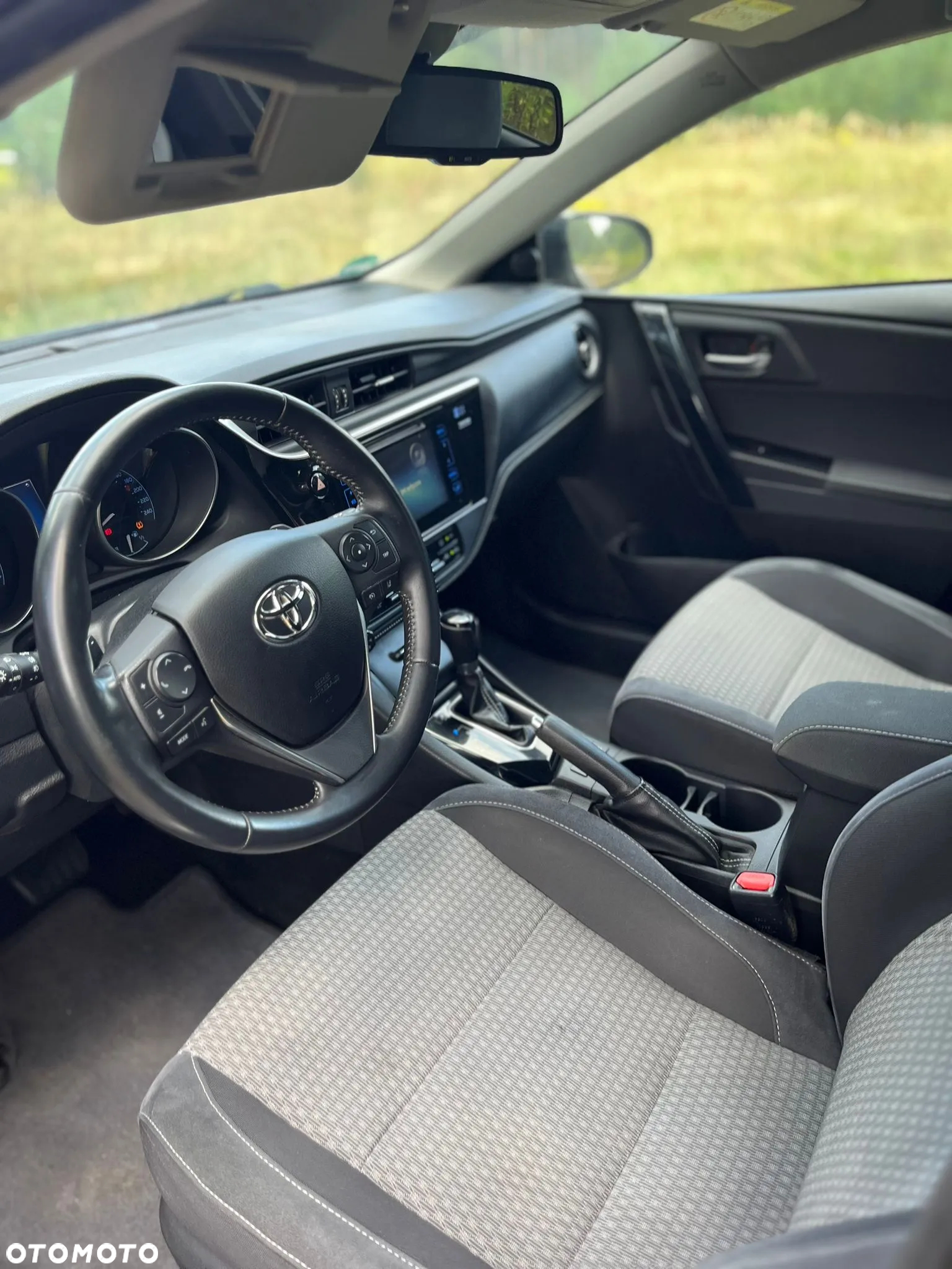 Toyota Auris 1.2 T Premium MS - 17