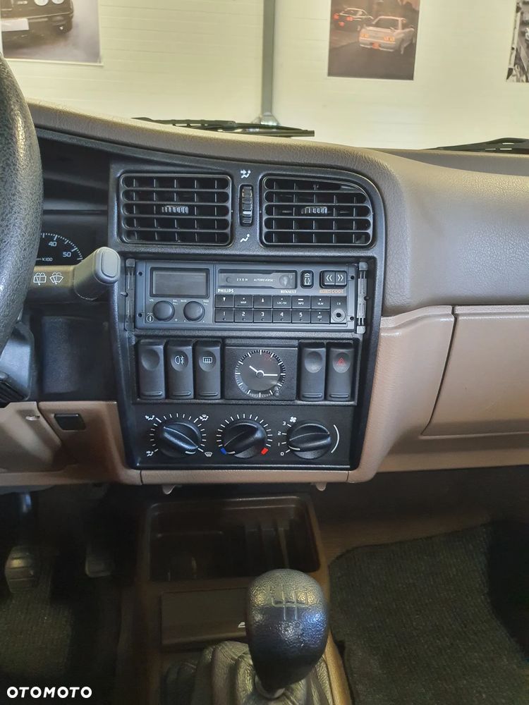 Renault 19 - 16