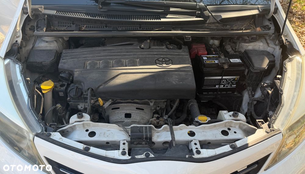 Toyota Yaris - 10