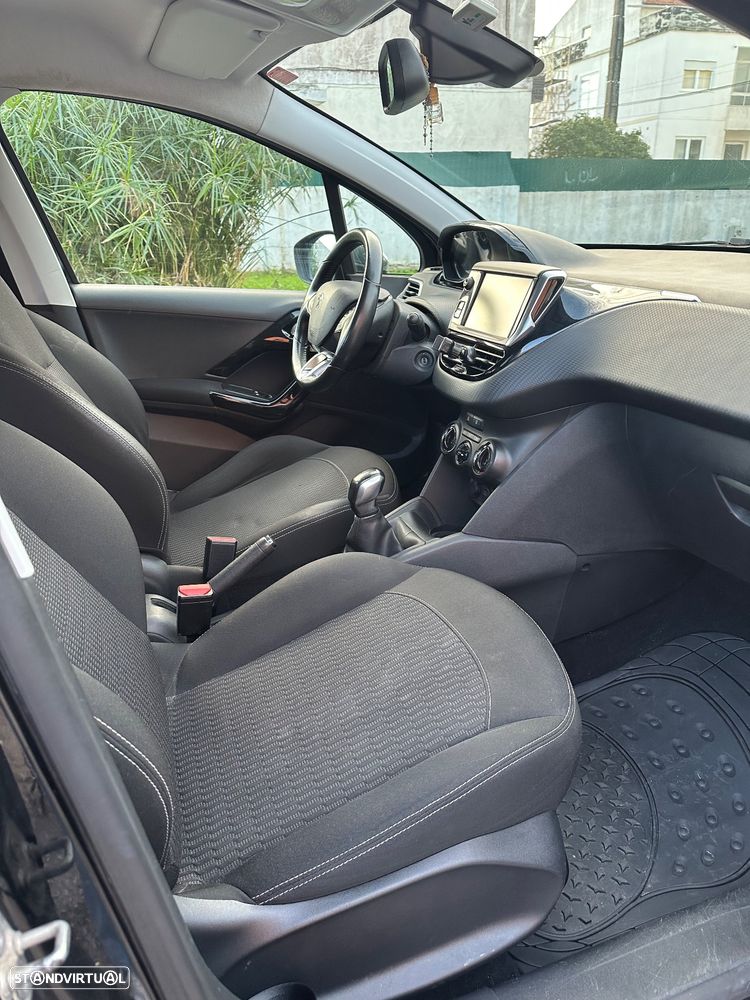 Peugeot 208 1.2 PureTech Style - 9