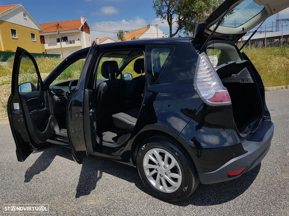 Renault Scénic 1.5 dCi Exclusive SS - 54